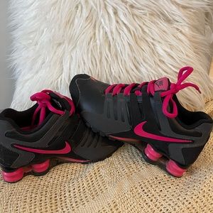 Nike shox pink and black size 6